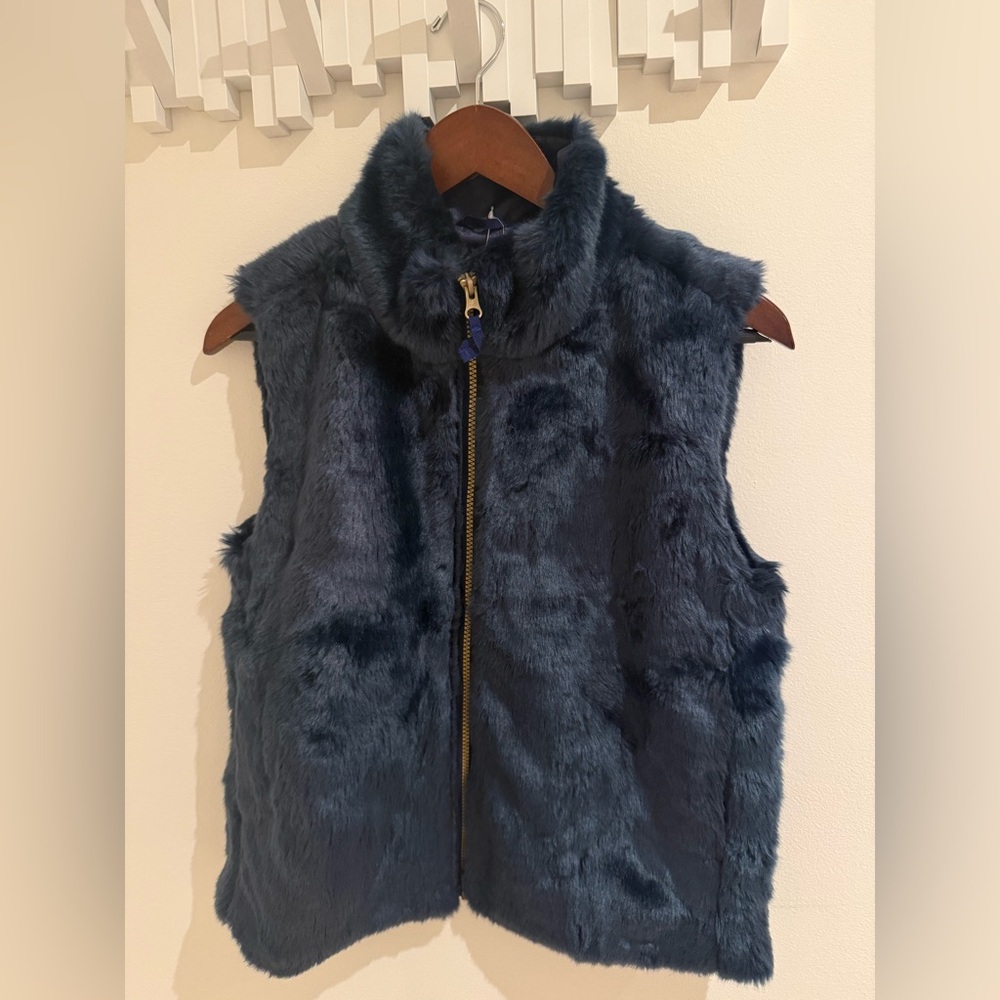 J Crew / Crewcuts faux fur Vest Navy Blue, gold zipper, XL girls fits like Sz 4